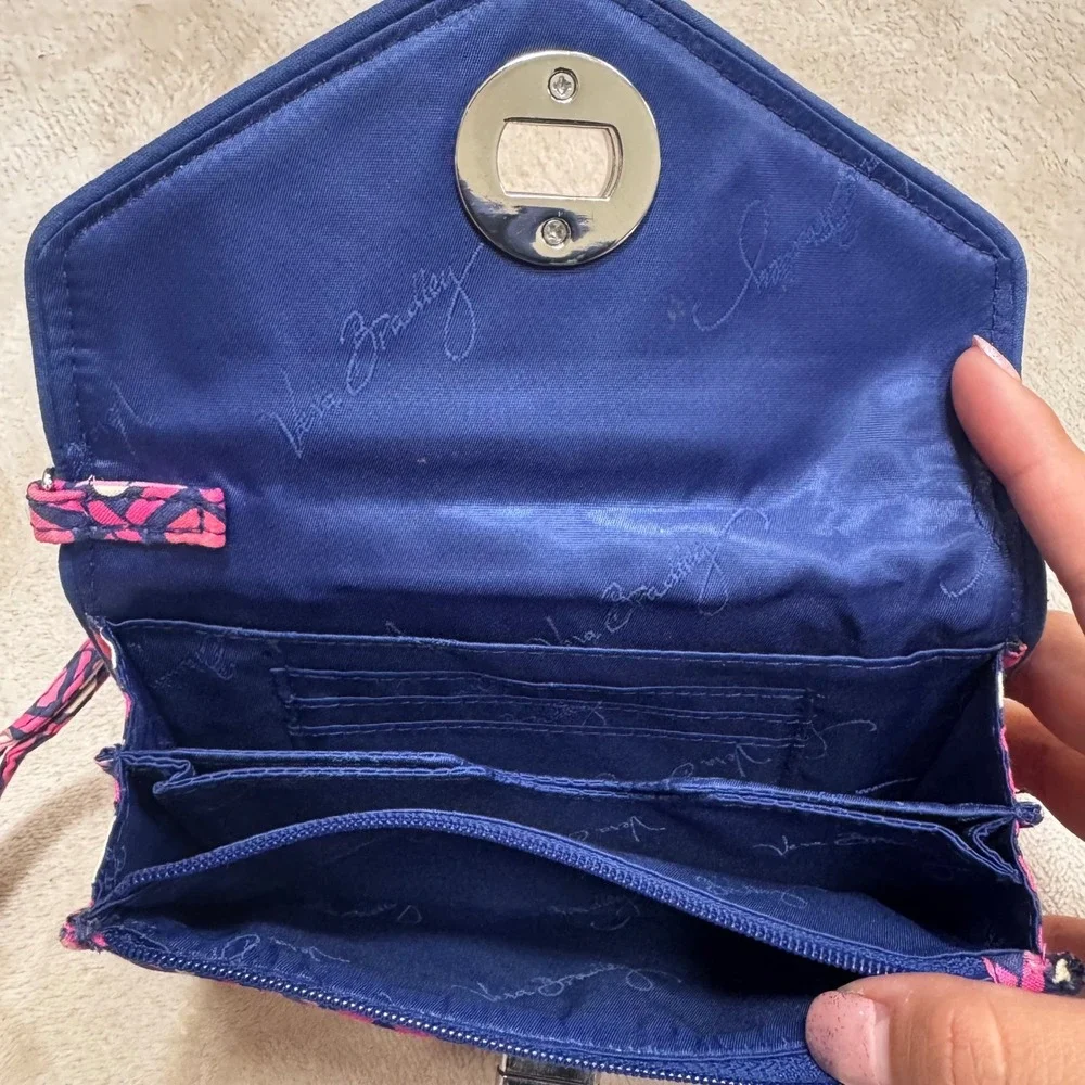 Vera Bradley Canterberry Magenta‎ Quilted Turnlock Wristlet Wallet Pink Navy